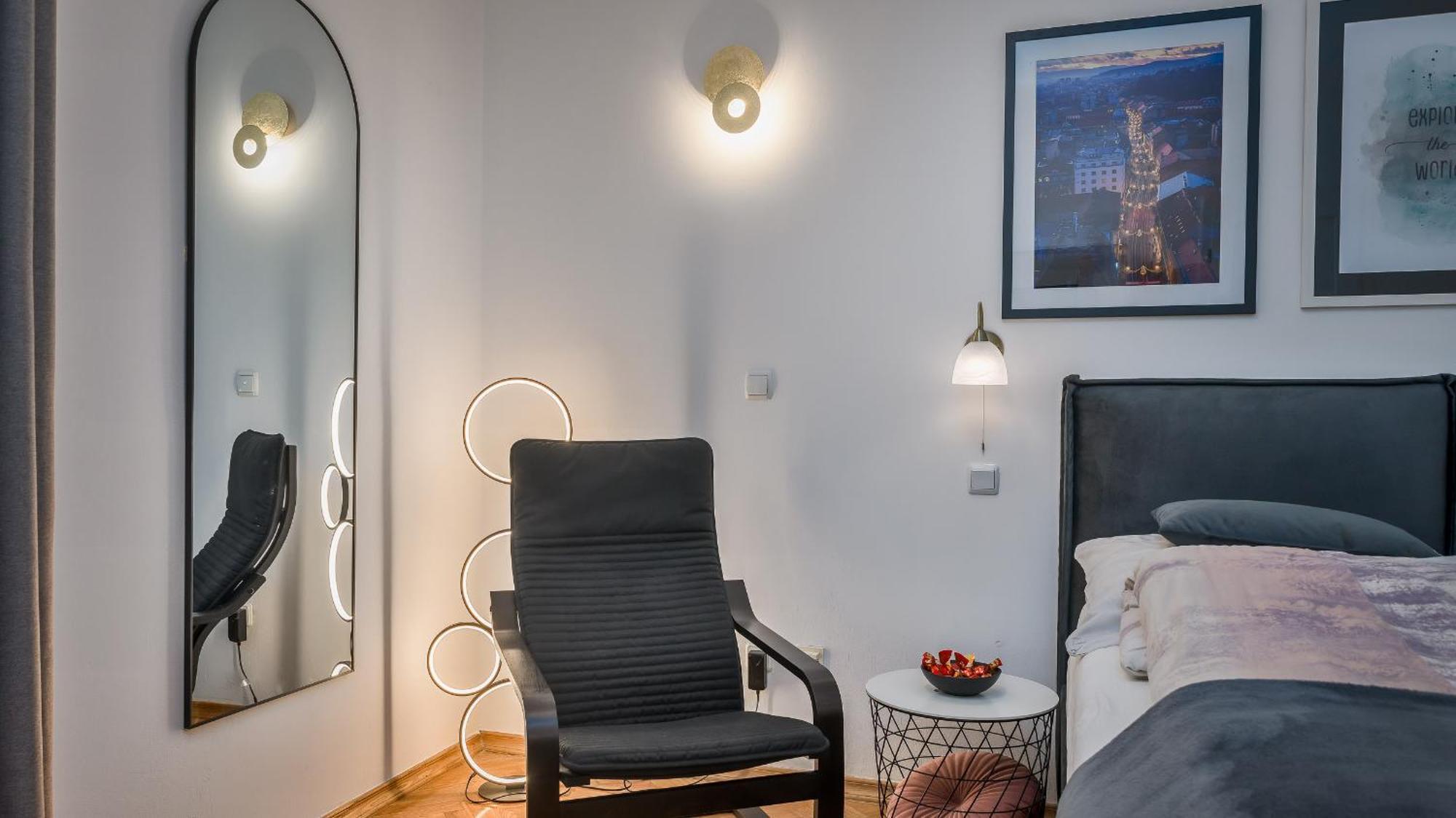 Iva'S Central Apartment Zagreb Ngoại thất bức ảnh